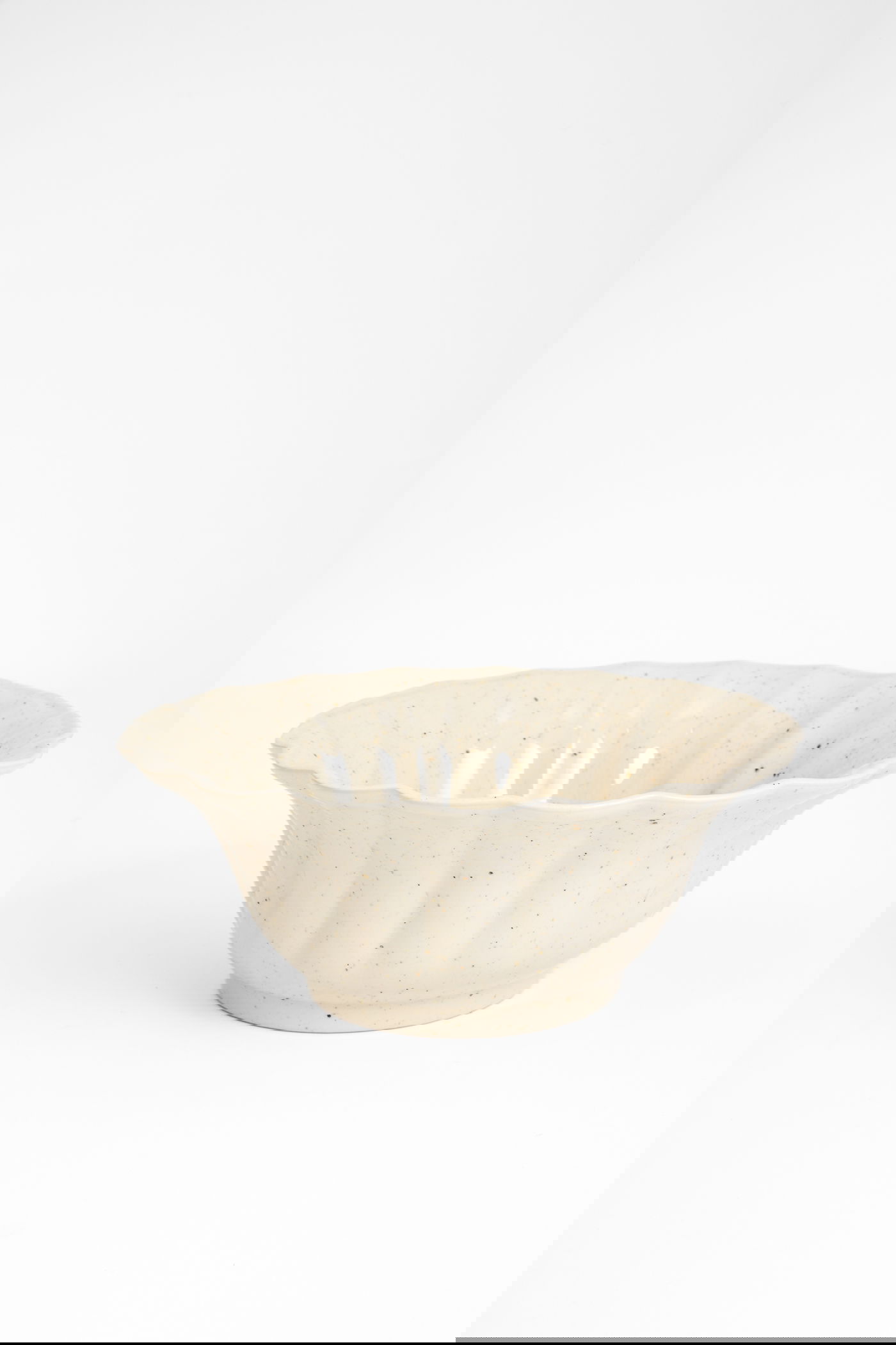 MATHILDA SCALLOP SALAD BOWL - CREMESPECKLED 